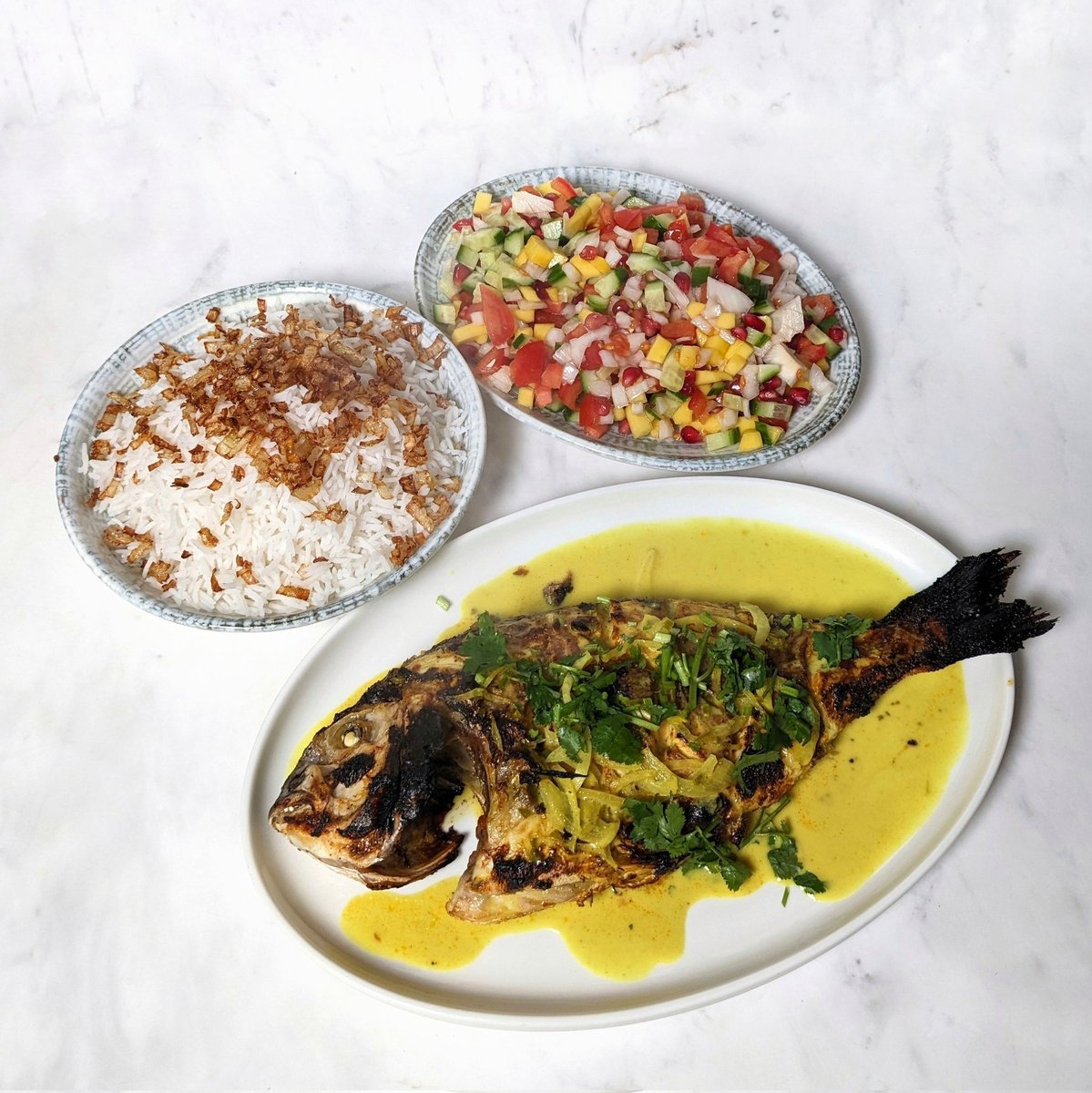 Dina Macki bringing the sunshine this morning with her basted sea bream, onion rice and kachumbar salad 🐟☀️

You can find the recipe on the BBC Food website 🍋

And to drink, Helen suggests LA Brewery Sparkling English Blush Kombucha 🌸

#SaturdayKitchen