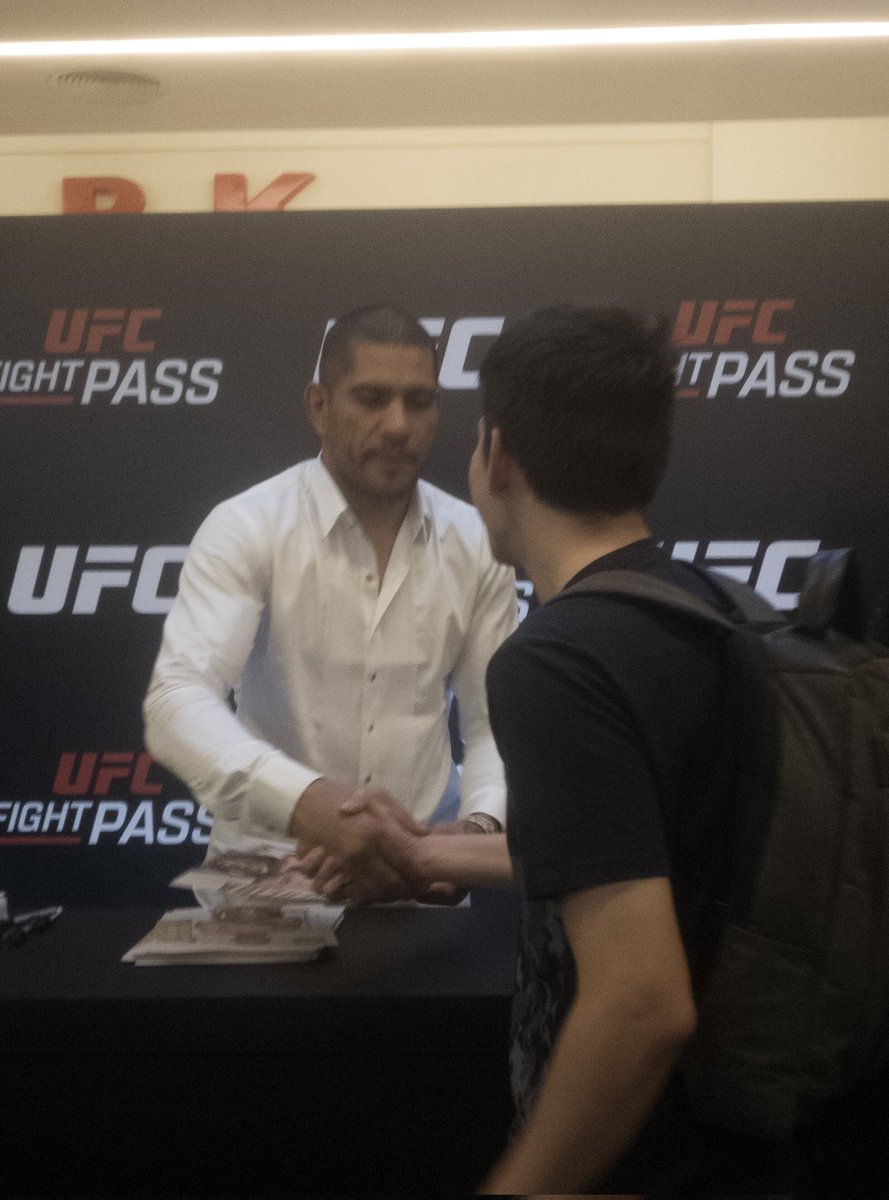 Little Léo tweet media