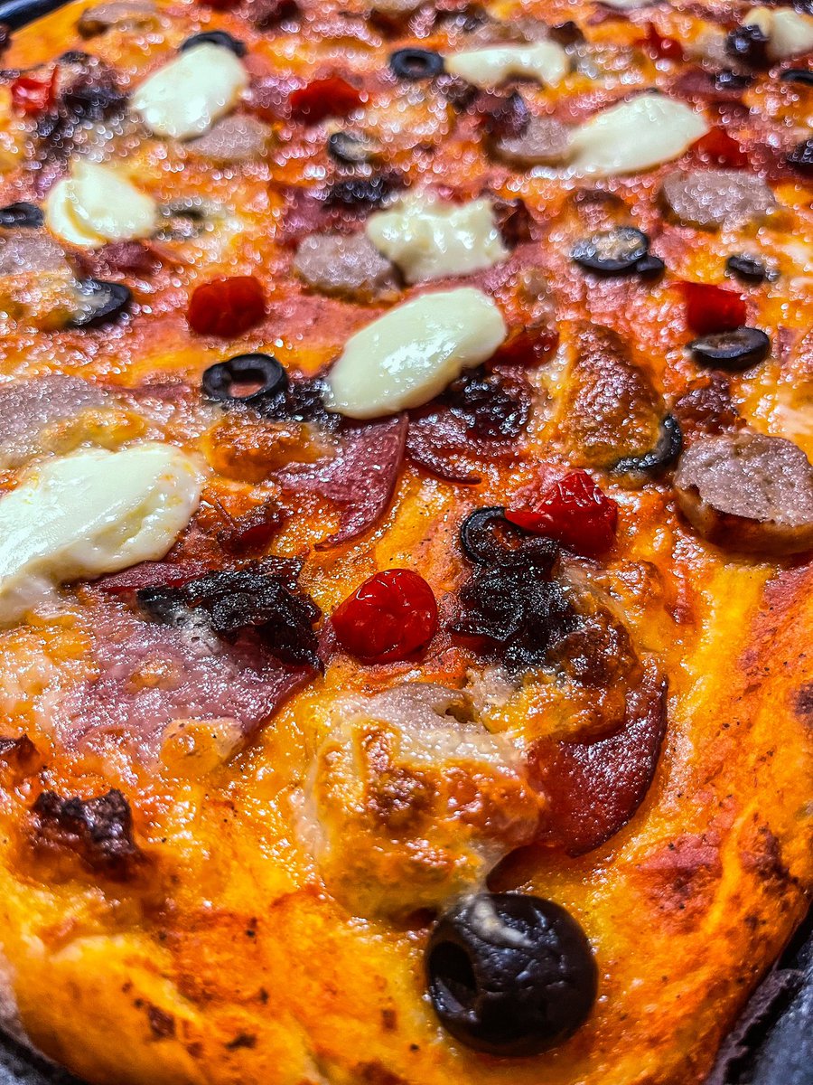 _sarahdavies's tweet photo. A few of this weeks baking delights ✌🏼
- granola
- paradise bars
- bara brith
- pizza
- too much soup!! 🤣
#baking #tasty #agacooking #upffree #foodtweet https://t.co/870Wyydzef