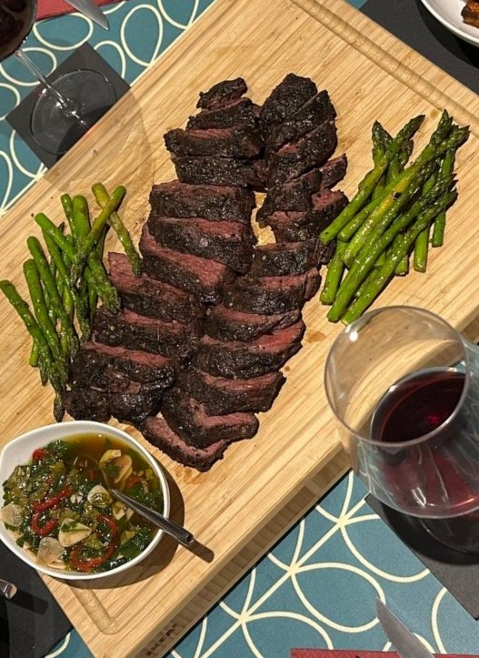 aarwallace's tweet photo. @TheSmokeyCarter Yup, my go to rub for steak. It was last weekend's treat on hanger steak from @MeatMerchantMoi https://t.co/apAT2jH3dE