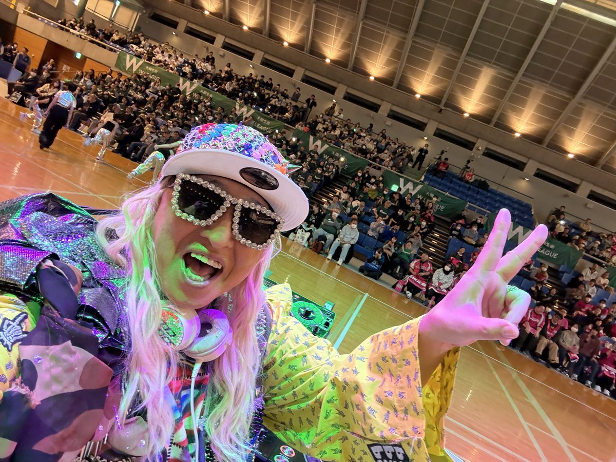 Ghkkk Wリーグ浦安大会!! #日立ハイテククーガーズ vs #シャンソン化粧品 #シャンソンVマジック !! ハーフタイムショーでDJやらせて ...