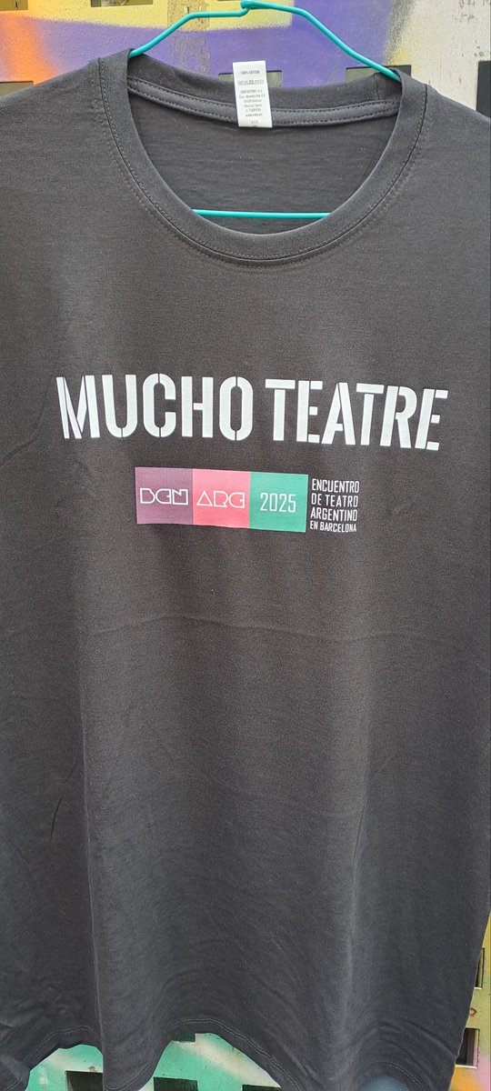 ArnauItinerant's tweet photo. Jornada de teatre argentí #MuchoTeatre . Cabaret i circ popular per famílies+ música + choripan i més delícies argentines!!
Espai estranger + Espai Piluso + Escuela Ana Reich Teatro

Amb suport tb de @CCElSortidor https://t.co/GmhrICi2Cq