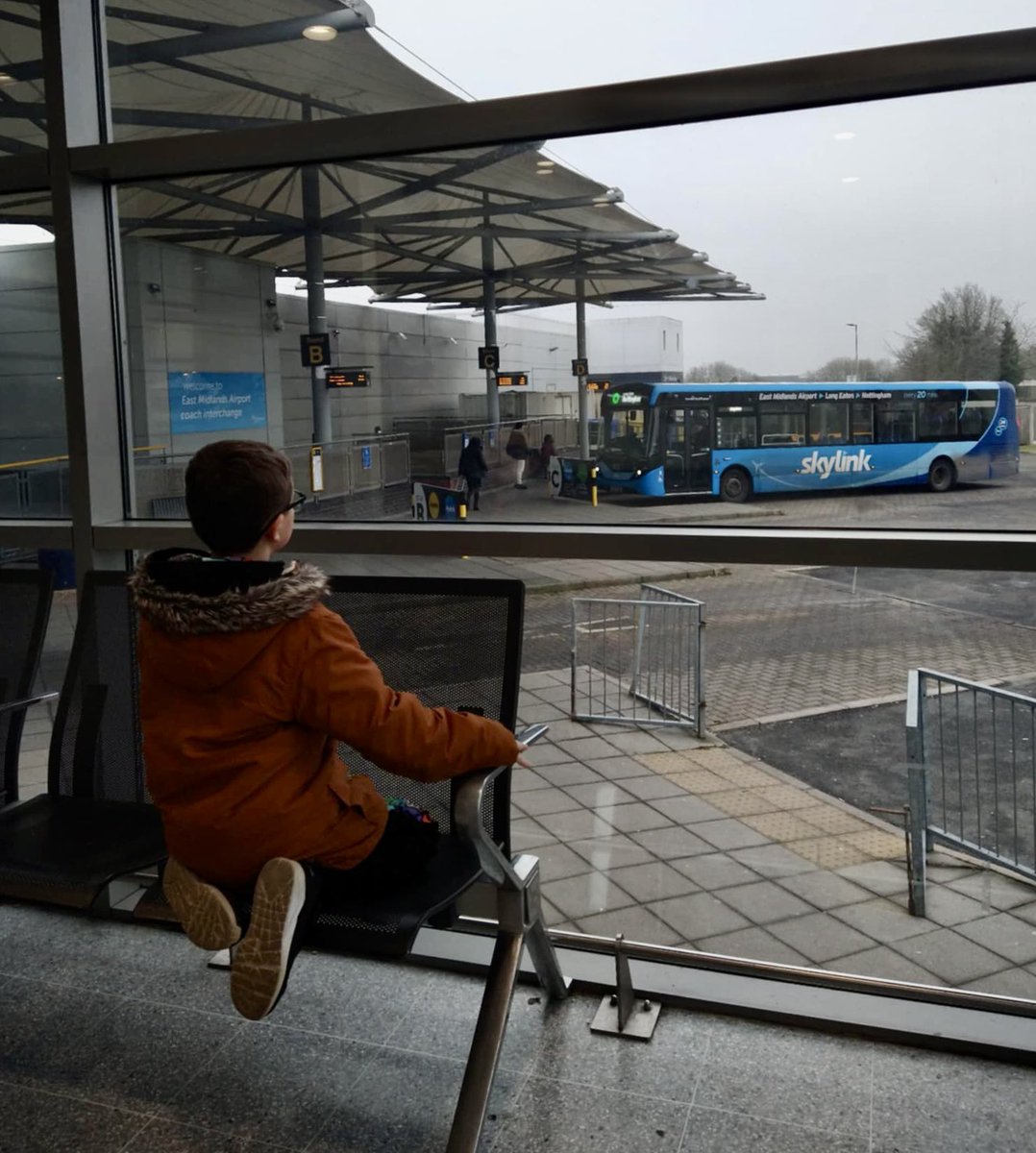 DGRBusAdventure's tweet photo. Made it to EMA and after a 30 minutes wait Daniel found what he thought he wouldn’t get to ride again, @trentbartonland Scania L94UB Wright Solar 662 on the #SkylinkExpress, and off to #Nottingham we go…

#DanielsBusAdventures https://t.co/3nScHPmBCw