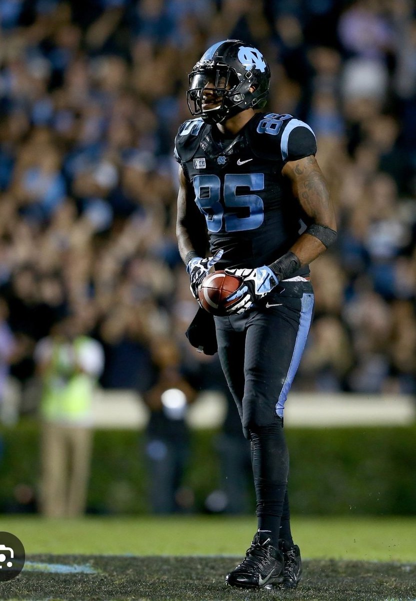 JamesNation13's tweet photo. @EASPORTS why aren't these "In The Game"? @TarHeelsFB https://t.co/KF3xQAriSj