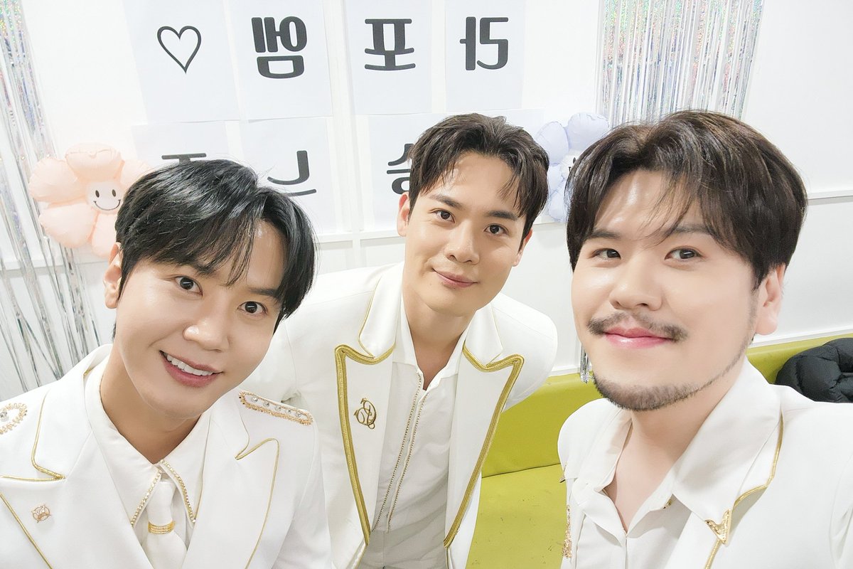 #LAPOEM
KBS2 <불후의 명곡 - 명사 특집 김해숙 편>

'파초' 부르는 짱포엠..💖
소중하고, 멋지고, 사랑스럽고,
오열각이고, 노래 잘하고, 잘생기고
어느 하나 안 좋은 구석이 없다..❤️‍🔥

김해숙 선생님과 행복한 시간 보낼 수 있어 감사했습니다🫶

#라포엠 #불후의명곡 #파초
#유채훈 #박기훈 #최성훈