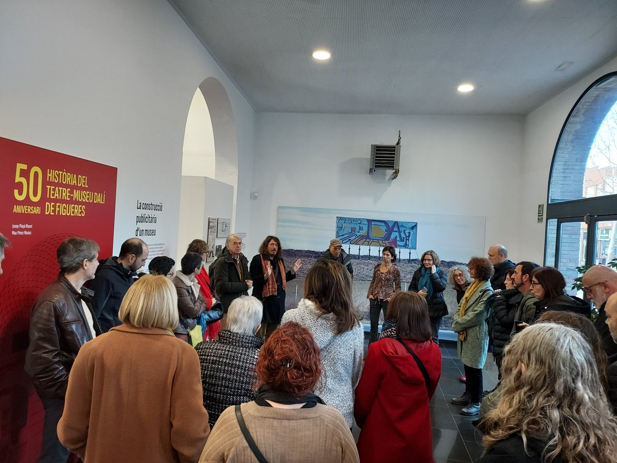 Museu de l'Empordà (@museuemporda) on Twitter photo Comencem la visita comentada amb els comissaris <a href="/max_tassi/">Max Pérez Muñoz</a> I <a href="/JosepPlaya/">Josep Playà Maset</a> a l'exposició "50 anys del Teatre-Museu Dalí. La construcció publicitària d'un espai artístic"
#50aniversarimuseudali Comencem la visita comentada amb els comissaris <a href="/max_tassi/">Max Pérez Muñoz</a> I <a href="/JosepPlaya/">Josep Playà Maset</a> a l'exposició "50 anys del Teatre-Museu Dalí. La construcció publicitària d'un espai artístic"
#50aniversarimuseudali