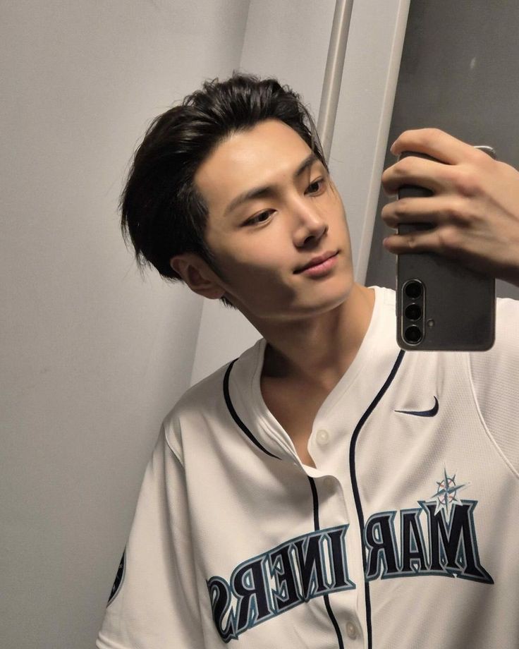 AYO OPEN FOLLOWBACK

RETWEET POST INI

Hello, I could use your help to write a kind message to give my beloved @.epidemiec with your words, which I believe are capable of making his smile brighter and letting him know he’ll be endlessly cherished. Much gratitude in advance :D