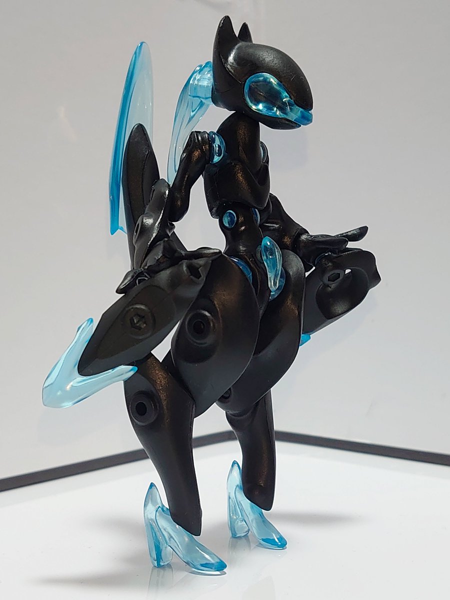 mannen_suimin's tweet photo. 入手できるとは思ってなかった
#フォックスヴォイド
#FoxVoid
-KageHomura-
影焔(陰火群も良いかも?)
そんなちっちゃな足でも、ダイナミックにポージングできるのね!
#スタジオソータ からは大好きなデザインがチョイスされるから注目 https://t.co/ydfV4pBENn