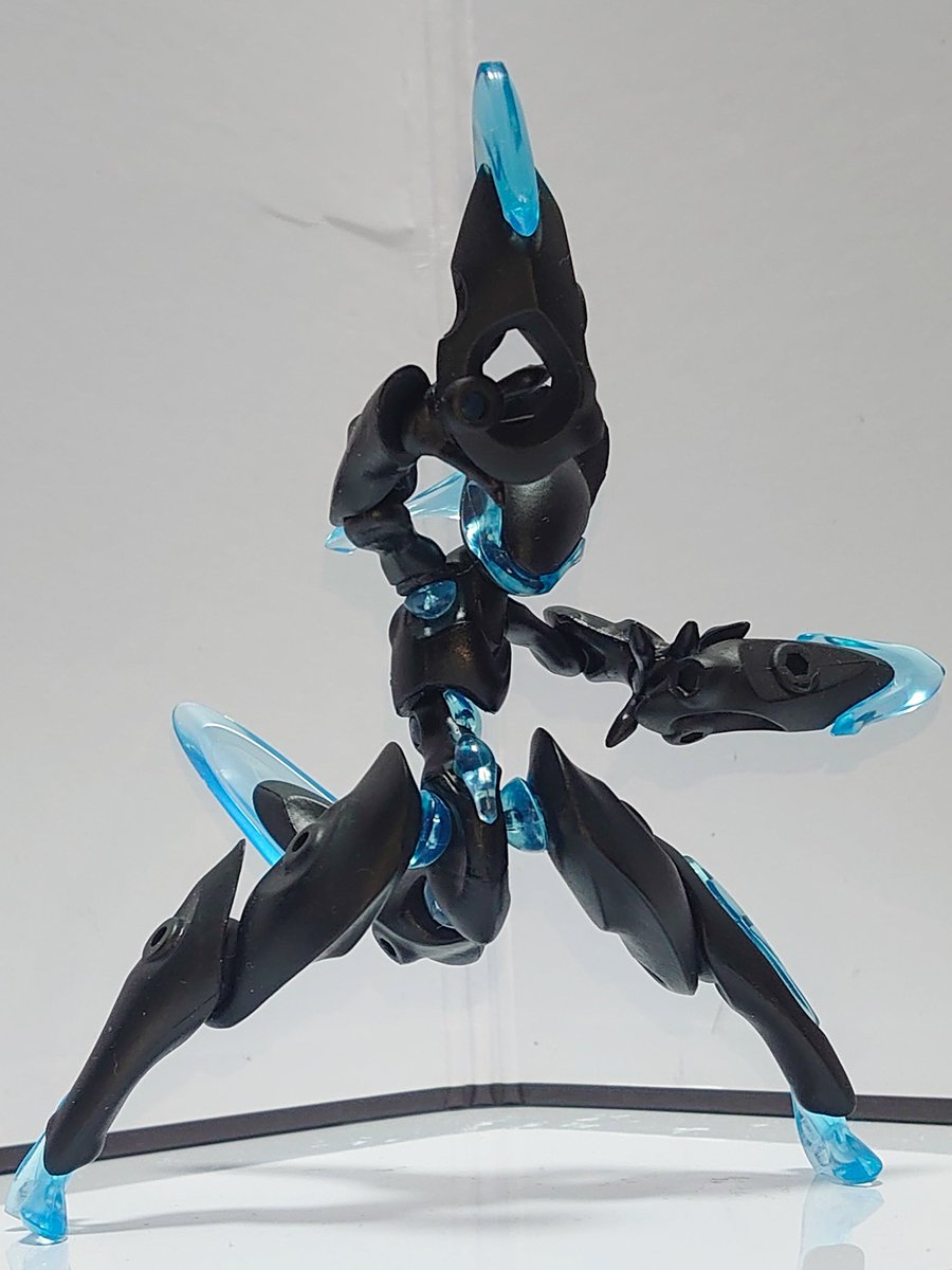 mannen_suimin's tweet photo. 入手できるとは思ってなかった
#フォックスヴォイド
#FoxVoid
-KageHomura-
影焔(陰火群も良いかも?)
そんなちっちゃな足でも、ダイナミックにポージングできるのね!
#スタジオソータ からは大好きなデザインがチョイスされるから注目 https://t.co/ydfV4pBENn