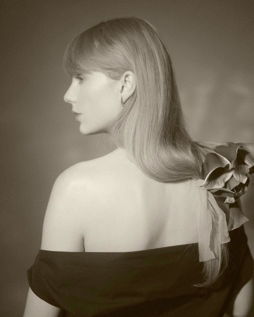 taylor13ariana's tweet photo. To hold on to the days 
When you were mine
But the woman who sits by the window
Has turned out the light

-Peter 
by Taylor Swift https://t.co/6xsRKDh3IE