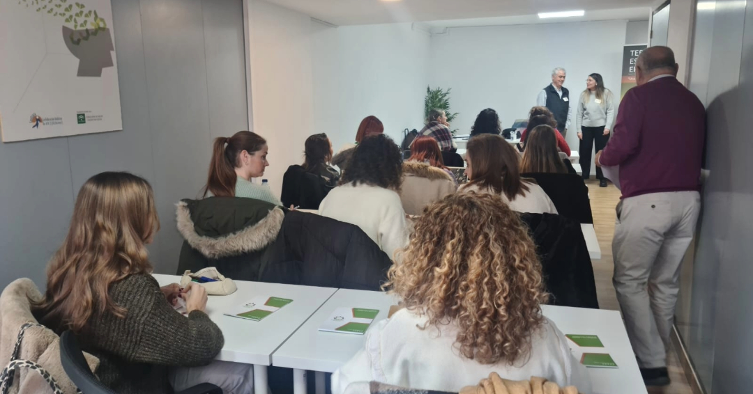 ConFEAFA's tweet photo. 📔 Arranca hoy en nuestra sede la formación 'Terapia de Estimulación Emocional T2E®' junto con la @FundMariaWolff y gracias a @saludand 

▶ Está dirigida a profesionales de la psicología general sanitaria o neuropsicología y terapia ocupacional.

🖱 https://t.co/pgqgJAhjiQ https://t.co/Q909B021yZ
