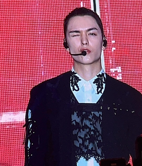 AboutMusicYT's tweet photo. Vernon of SEVENTEEN debuts a buzzcut. https://t.co/URqhhk3EbE