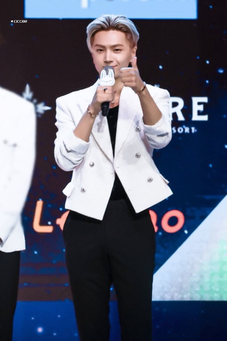 <a href="/ValiantOfLegend/">☄️</a> <a href="/xnaoirei/">Ms.Kongsuni</a> "Kembali lagi dengan kita disini, saya Arlo dan rekan saya Ery. Bagaimana makin malam makin semangat bukan?" Tanyanya pada luptator.