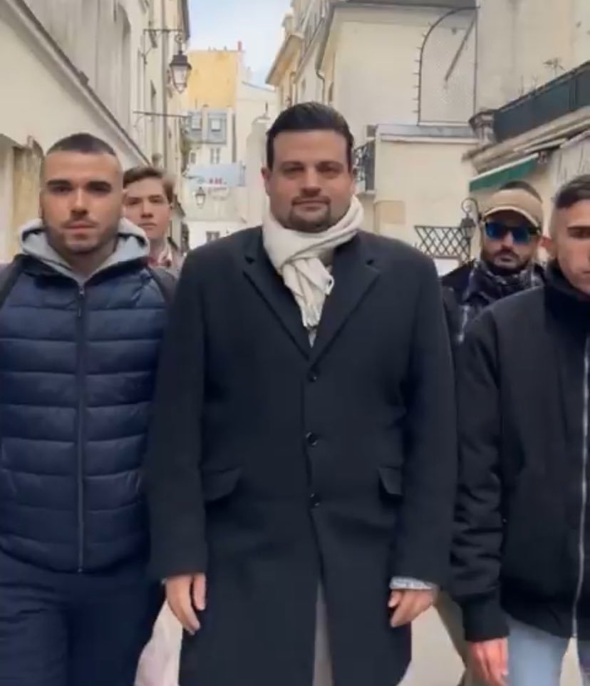 <a href="/YohanPawerF/">Yohan Pawer</a> <a href="/CollectifEros/">Collectif Eros</a> Quittez la communauté alphabet
Rejoignez la communauté formes géométriques