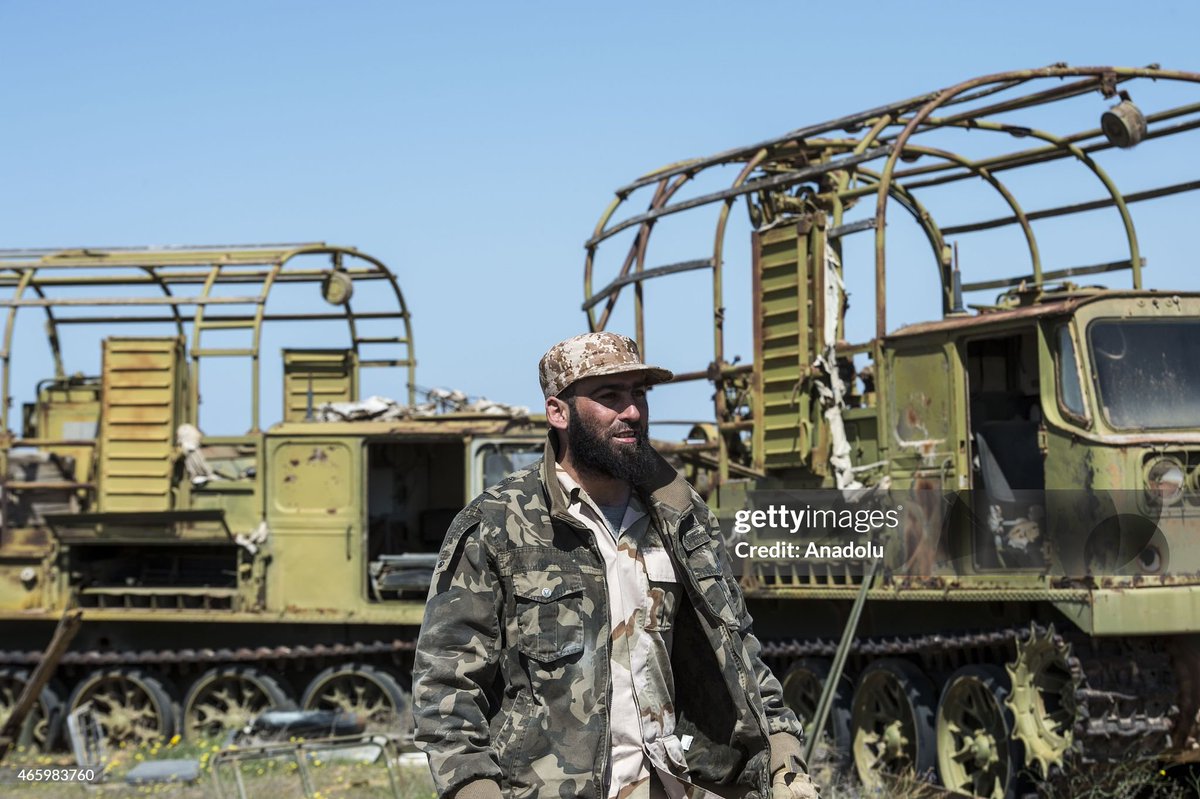tom_nachtrab's tweet photo. 🇱🇾 Former Libyan Army ATS-59G artillery tractors photographed during 2014/2015. Note the ones with structure on the back. Can anyone identify it?
#Libya #LibyaArmy #ATS59G https://t.co/E1AnGXitbA