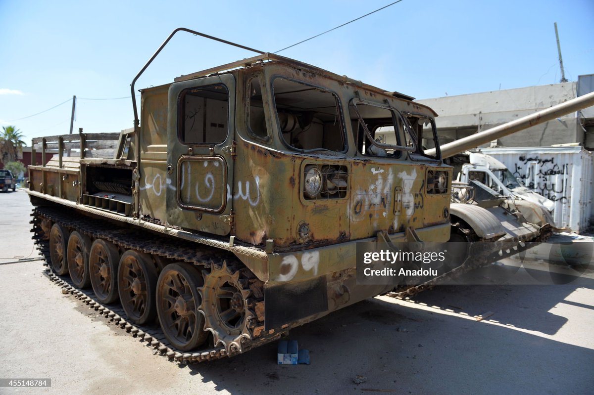 tom_nachtrab's tweet photo. 🇱🇾 Former Libyan Army ATS-59G artillery tractors photographed during 2014/2015. Note the ones with structure on the back. Can anyone identify it?
#Libya #LibyaArmy #ATS59G https://t.co/E1AnGXitbA