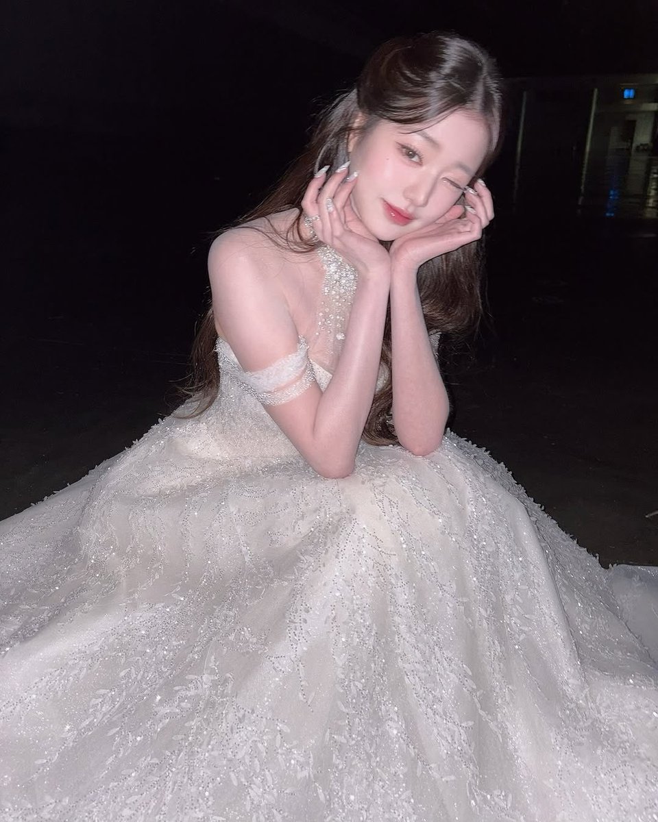 mexllyn's tweet photo. / #FinalWalkTPCR ; 𝙩𝙝𝙚 𝙛𝙞𝙣𝙖𝙡 𝙬𝙖𝙡𝙠 𝙞𝙨 — 🐰 https://t.co/pZxp01mNt4