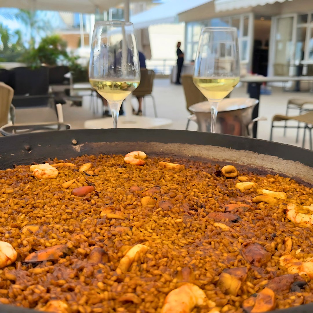 acbalicante's tweet photo. 🌞 ¿Un congreso a finales de semana? Haz que tus asistentes se queden un poco más para disfrutar de las playas de Alicante, su rica gastronomía y su animada vida cultural.
🗓️ ¡Planea un evento que deje huella!
#FinDeSemanaAlicante #Bleisure #EventosConEncanto https://t.co/B6coexTMtq