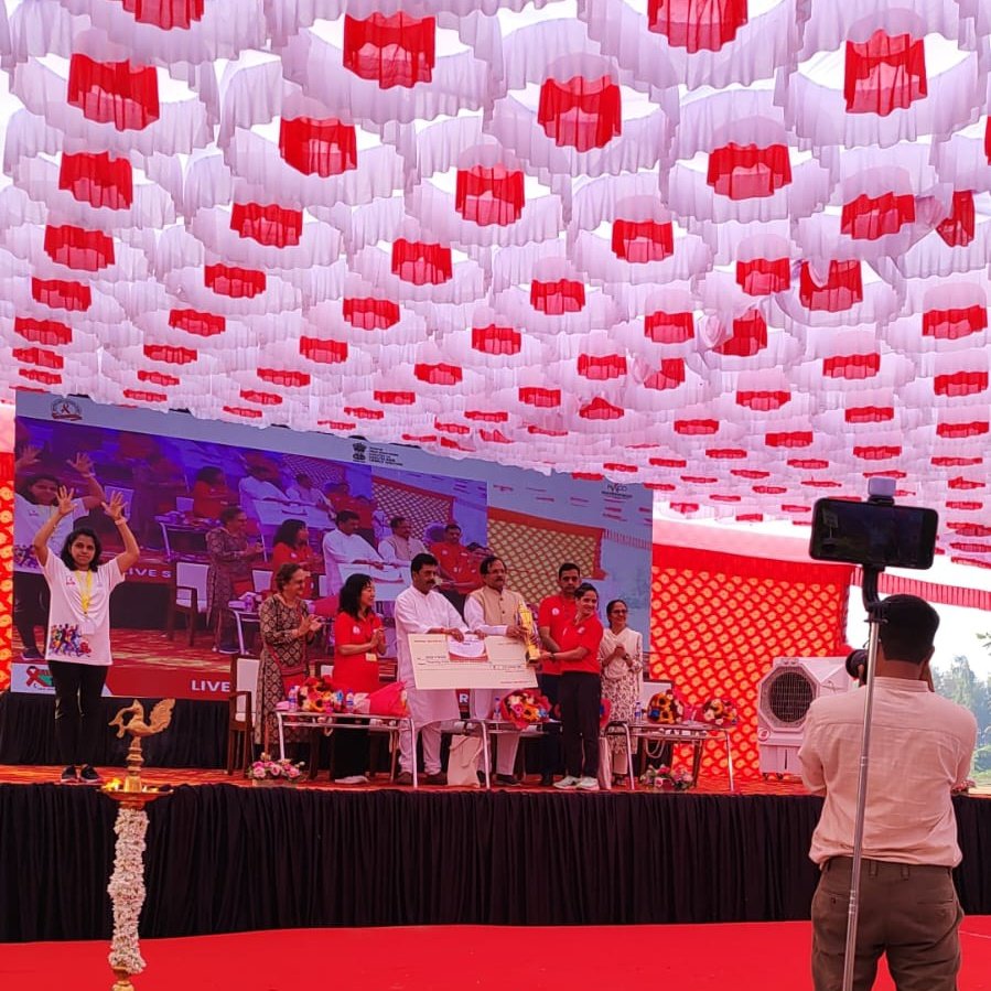NACOINDIA's tweet photo. The prize distribution ceremony at #NationalRed Run 2.0 celebrated the incredible achievements of participants from different states in all three categories, recognizing their dedication & spirit.
#JoinTheRun #IndiaFightsWithHIVandSTI #HIVAwareness #HIVPrevention #HIVTreatment https://t.co/LgviNpRIz3