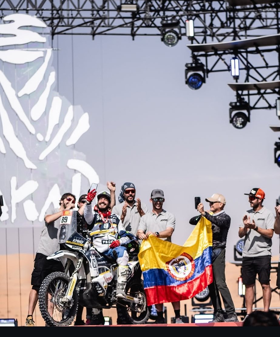 #orgullocolombiano El piloto bogotano Francisco Álvarez terminó ayer 17 de Enero de 2025 su primer Rally <a href="/dakar/">DAKAR RALLY</a> ubicándose en el P40 de la categoría Rally2. Gran resultado que merece todos los aplausos.

<a href="/MinDeporteCol/">Ministerio del Deporte</a> <a href="/OlimpicoCol/">Comité Olímpico COL</a>
