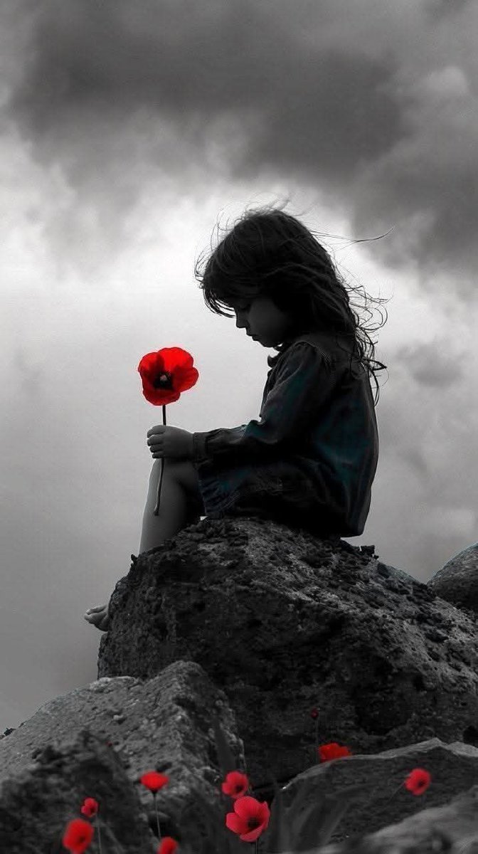 اور کتنے ہی دن تمہاری زندگی ميں ايسے آٸے
 جب تمہيں لگا تم انہيں گزار نہيں پاٶ گے ليکن تم نے گزارے🦋🥀