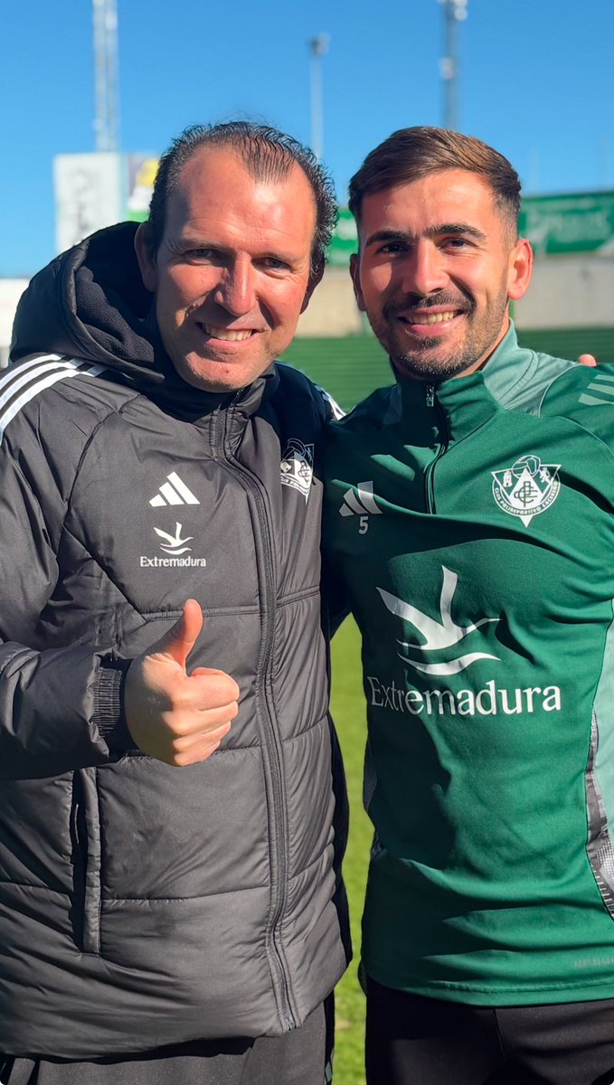 Hoy la gran familia del CP CACEREÑO está de cumpleaños, nuestro jugador JOSERRA, defensa, un tigre en la banda, que cumplas muchos más crack, muchas felicidades, mañana lo festejamos con una nueva victoria