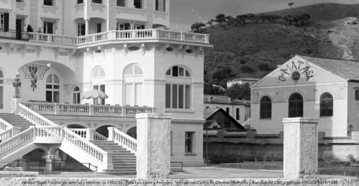 Segunda parte del interesante reportaje fotográfico de Luis Lladó y Fábregas (Archivo del Centro de Ciencias Humanas y Sociales del CSIC) retratando un Hotel Príncipe de Asturias (luego Miramar) a finales de 1925 o comienzos de 1926, con las obras de construcción ya casi...