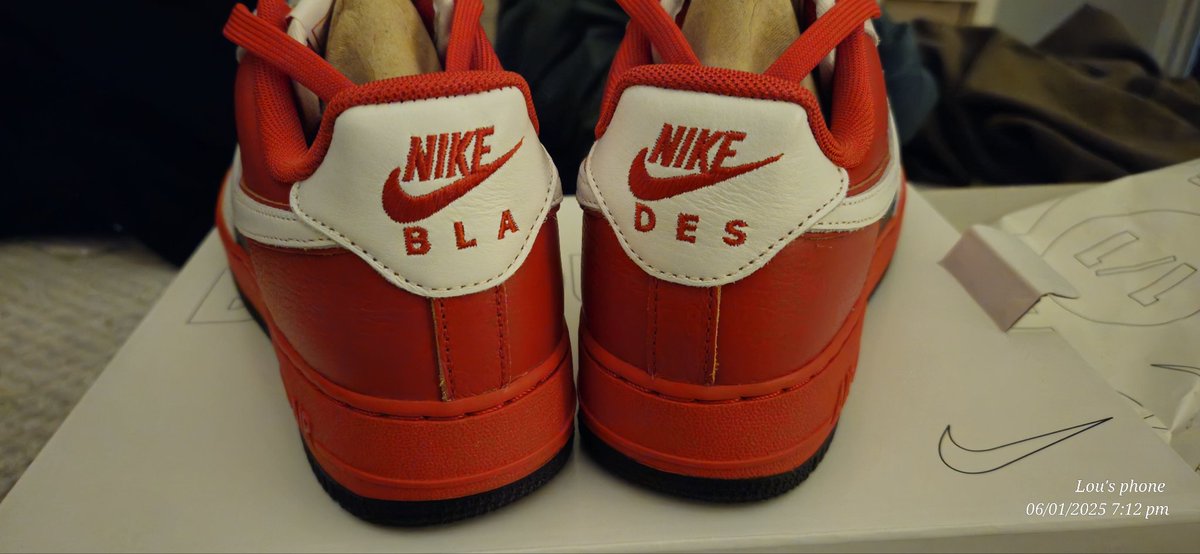 LoobyBlade's tweet image. 1st outing for my new @SheffieldUnited #airforceones