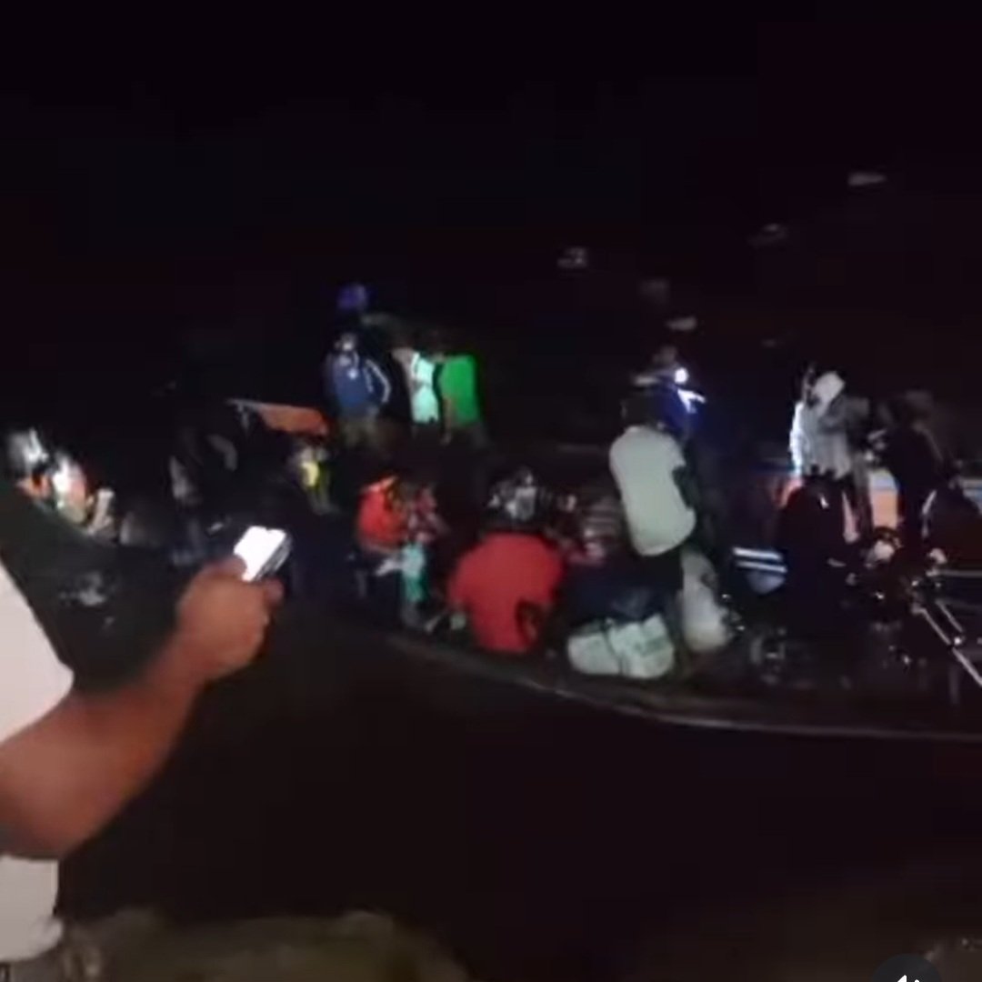 Medios de comunicación de Colombia y Venezuela  registraron la llegada a territorio zuliano de los primeros grupos de desplazados por el conflicto armado que estremece a la región colombiana del Catatumbo, en Norte de Santander (+Reporte) instagram.com/reel/DE9yMUJuK…