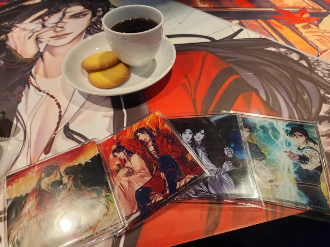 天官賜福のマンガ展行ってきた 最後のワンチャンして有償のアクリルコースター揃った あと1回行く時に残りのメニュー食べよ
