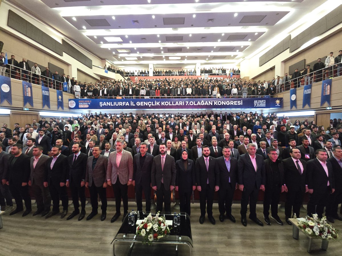 📍Şanlıurfa

AK Parti 7. Olağan İl Gençlik Kolları Kongremizde yarının büyük ve güçlü Türkiye’sinin öncüleri, önderleri ve mirasçıları, kadim davamızı yarınlara taşıyacak, büyütecek olan AK Gençlik neferleriyle bir araya geldik.

Milletvekili arkadaşlarımız, İl Başkanımız Mehmet