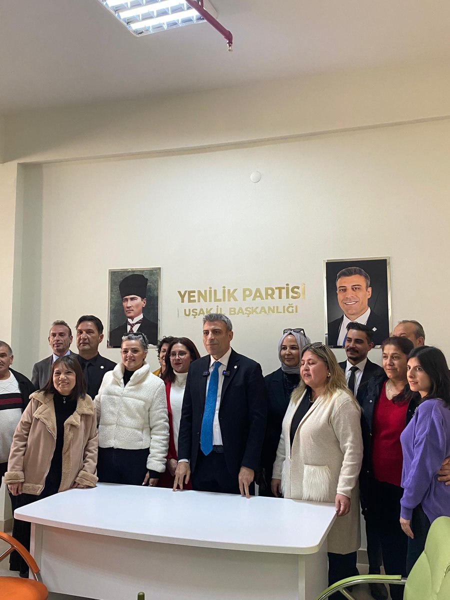 ozturkyilmazYP's tweet photo. Uşak İlimizi  bugün açtık. İl Başkanımız Hilal hanım ve ekibi güler yüzle ve konukseverlikle sizleri ağırlamaktan memnuniyet duyacaktır. Halk ile ve halk için! https://t.co/UjlSm0Ibp4