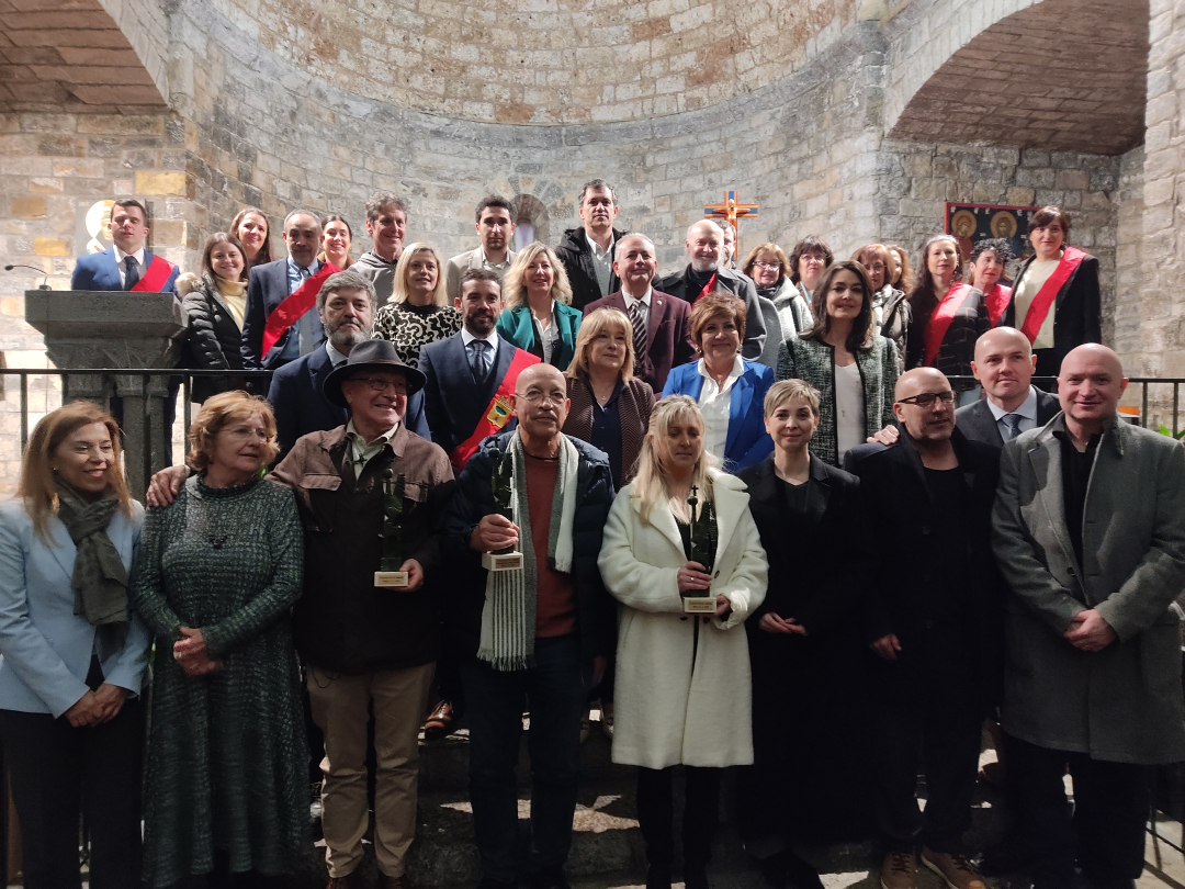 Aínsa homenajeará al músico Joaquín Pardinilla y a la agrupación de voluntarios de Protección Civil en los premios Cruz de Sobrarbe
Más en villadeainsa.com/ainsa-homenaje…