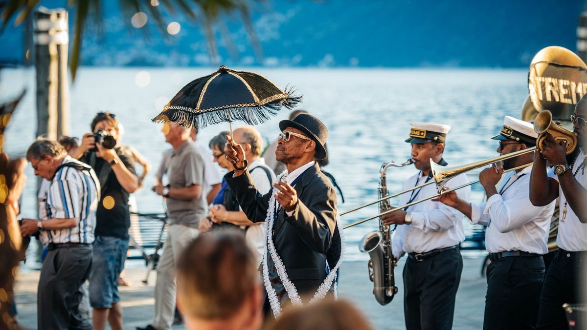 shop.ascona-locarno.com/it/products/cr…
Crociera Jazz Ascona Ticket