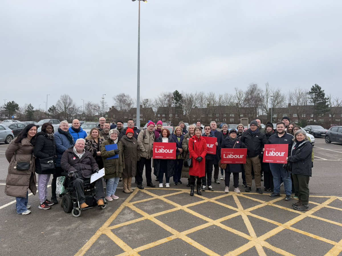 Huge <a href="/LiverpoolLabour/">Liverpool Labour</a> team out this morning for Tanya, our Labour candidate in the Much Woolton &amp; Hunts Cross by election on Thursday 🌹