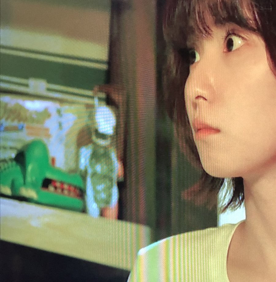 MAKOTO87952378's tweet photo. #テレビ局の組織的犯罪 が問題となっている
女子アナに対する性上納だけでなく、ガスライティングも？
“END”や“BYE”の衣装、ロケ地やセットにイメージにそぐわずストーリーにも関係ない骸骨の小道具をわざわざ置いた目的は？
#三浦春馬さん のドラマの演出は不自然極まりなかった https://t.co/QdztYQFtPn