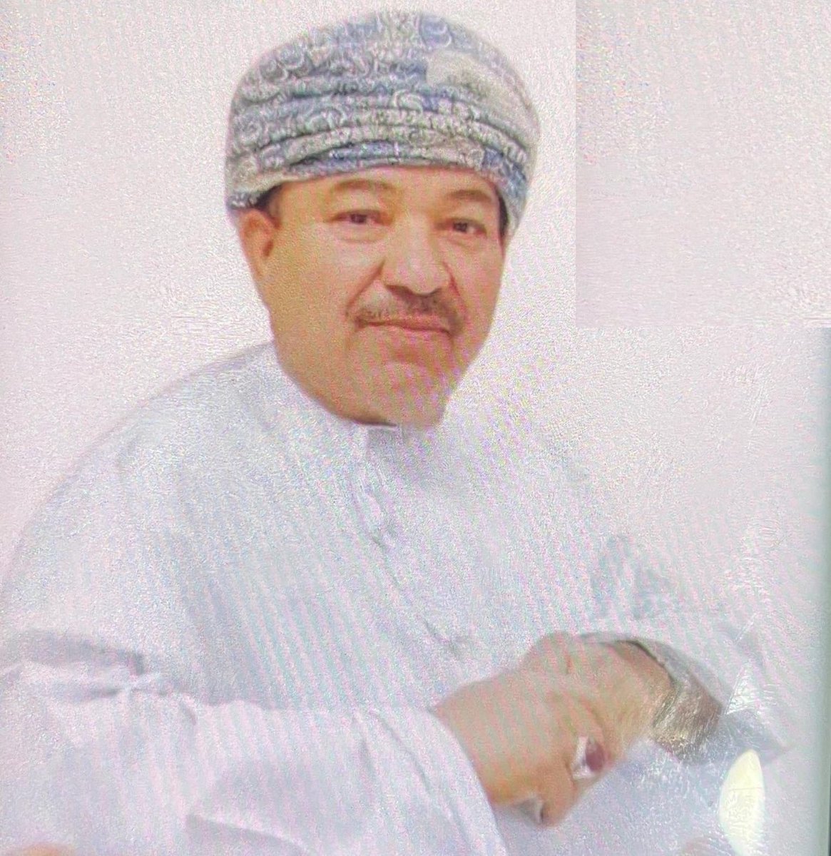 اتقدم بخالص التعازي للفاضل محسن بن غلوم العجمي في وفاة اخيه( المغفور له حسن بن غلوم العجمي) نسال الله ان يغفر له ويجعل مثواه الجنة إنا لله وإنا إليه راجعون.