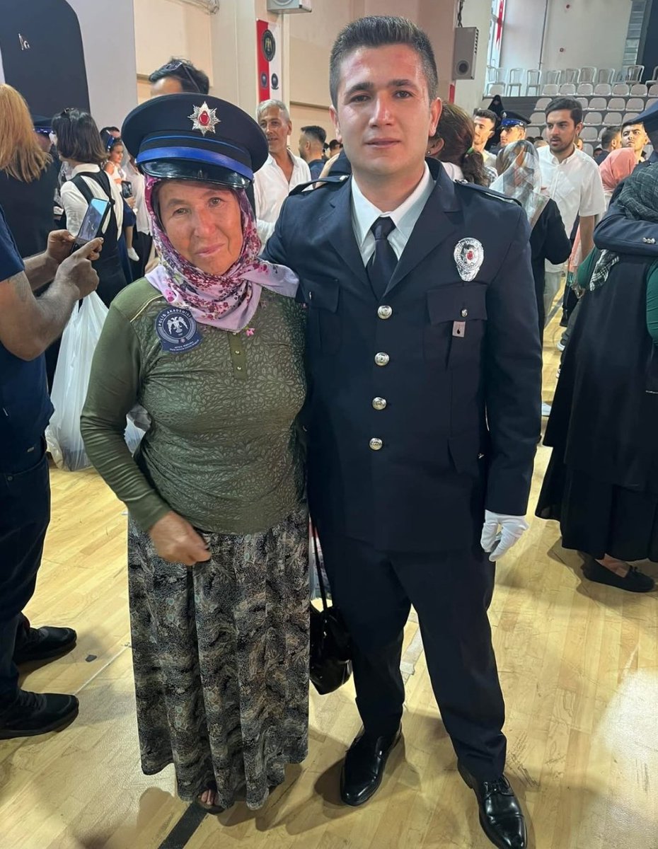 #emniyetsandıktahesapsoracak 
#PolislerCanınaKıyıyor 
#polisinbakanıvarmı 

Arkadaşlar Rahmetli İbrahim arkadaşımızın annesinin (Latife Annemiz)  iletişim numarasına kuzeni aracılığıyla ulaştım. 

Maddi ve manevi destek olmak isteyenlerle özelden paylaşabilirim. 

Hatta bu