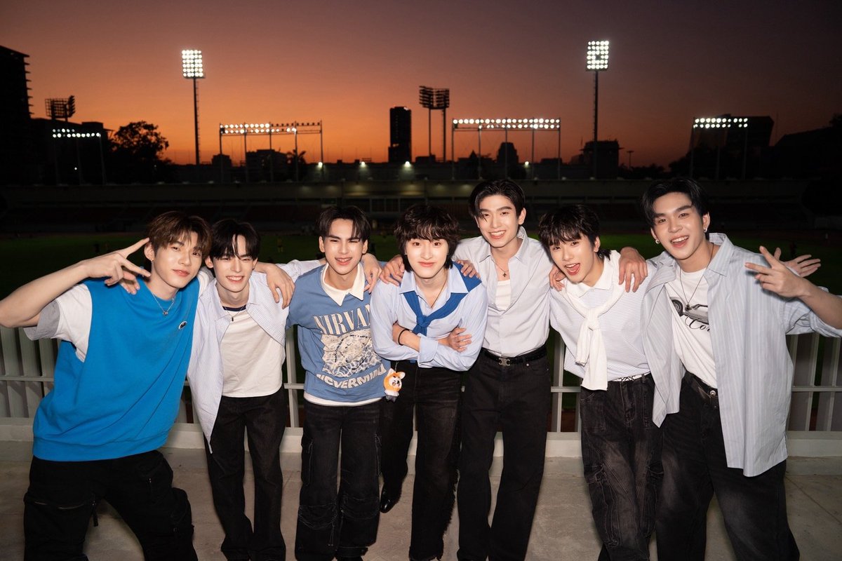 YourSkySeries's tweet photo. กี่หมื่นฟ้า Your Sky Series 2nd Busking 🌥

พบกับทีมนักแสดงจาก “กี่หมื่นฟ้า Your Sky Series” ได้แล้วตอนนี้ที่ หน้าสนามกีฬาเทพหัสดิน 

ฝากทุกคนส่งกำลังใจให้ โทมัส ก้อง แพทจิ อู่อู๋ เซฟ ป๋อ และตี๋ตี๋กันเยอะ ๆ นะคะ 🫶🥰

YOUR SKY 2ND BUSKING 
#รวมพลคนรักกี่หมื่นฟ้า
@tthomastc @kongjiro_
@chira_patt @Auautnp @savewrg
@porsuppakarn @twnpich