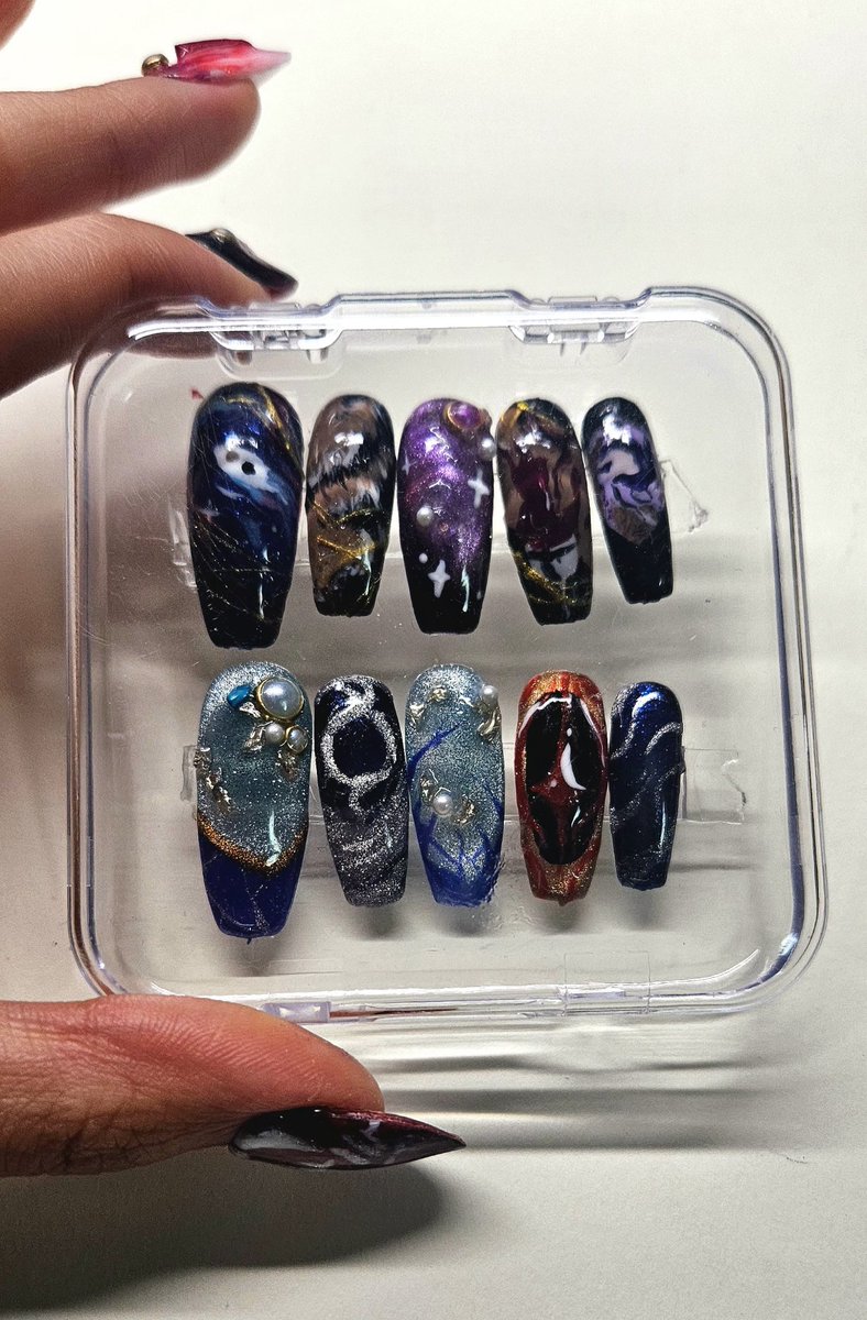 layow_05's tweet image. #발더게_트친소 
#발더게3_트친소
#발더스게이트_트친소

부스 운영은 안했지만...
회지 위탁도 하고 앤솔도 하고....
이것저것 만들어서 들고다니는거 넘 재미있었네요...
아타맨스 위주에 이젠 게일맨스 하러 갈 사람이랑 트친하실분 후후