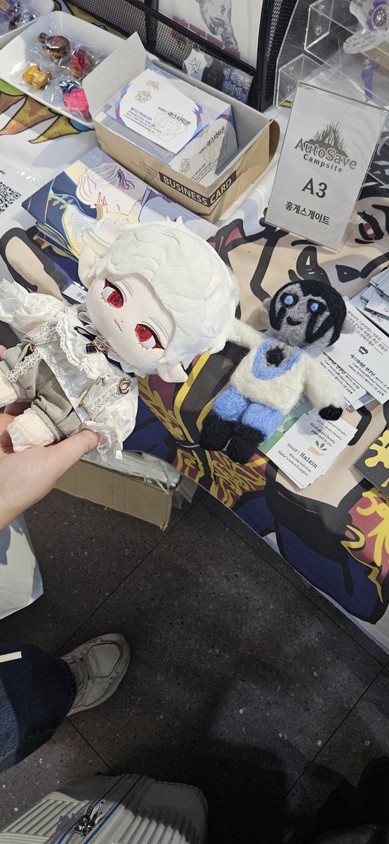 layow_05's tweet image. #발더게_트친소 
#발더게3_트친소
#발더스게이트_트친소

부스 운영은 안했지만...
회지 위탁도 하고 앤솔도 하고....
이것저것 만들어서 들고다니는거 넘 재미있었네요...
아타맨스 위주에 이젠 게일맨스 하러 갈 사람이랑 트친하실분 후후