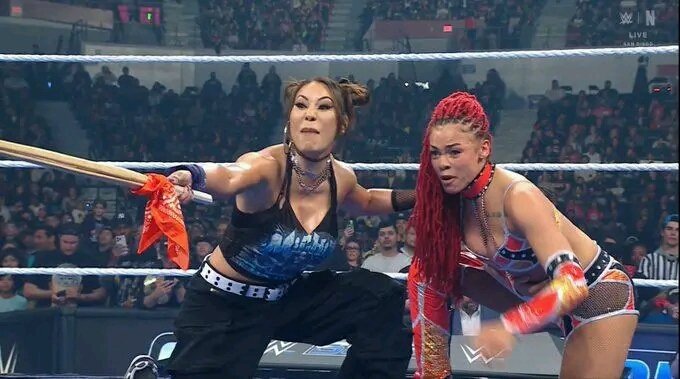 Christo79744616's tweet photo. Michin and B-Fab are good friends B-Fab has been training with Natalya. You can see the improvements in the ring she has made #SmackDown #WWEonNetflix #sswwe #wwes https://t.co/h8aGYCXOTO