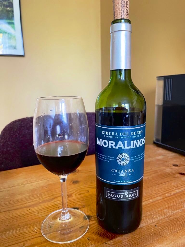 joukesp's tweet photo. #SaturdayLunch #PorkRoast #RedCabbage #Potatoes
Quiet morning, 34°F, grey & dull. Boring!
Quick run to bakery (bought double as they go on holiday!)
Traditional lunch: pork roast (mustard-honey coat) w red cabbage (apple + raisins) + potatoes.
Moralinos crianza, Ribera del Duero! https://t.co/yk8oripQs4