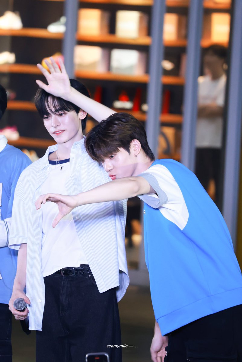 seamymile's tweet photo. น่ารักมาก🥺🐶🤏🏻

YOUR SKY 2ND BUSKING 
#รวมพลคนรักกี่หมื่นฟ้า 
#ป๋อตี๋ตี๋ #porteetee 
#PorSuppakarn #twnpich https://t.co/o7Qxc9LSYY