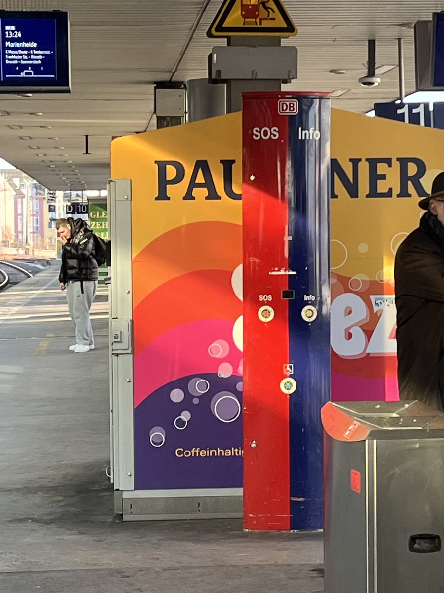 melestae tweet media