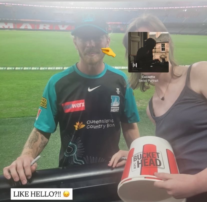 vallcxre's tweet photo. My life is complete 🙂‍↕️🙂‍↕️ #crickettwt https://t.co/L5agtbvHuA