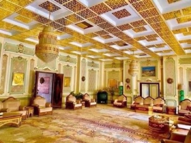 NigeriaStories's tweet image. Story of The mansion built with Gold and marble in Borno by Ahmed Mai Deribe, Nigerian Business Man

All you need to know about it

Retweet to educate someone
