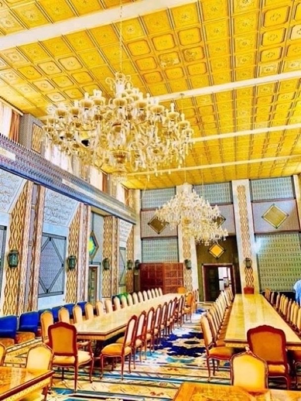 NigeriaStories's tweet image. Story of The mansion built with Gold and marble in Borno by Ahmed Mai Deribe, Nigerian Business Man

All you need to know about it

Retweet to educate someone