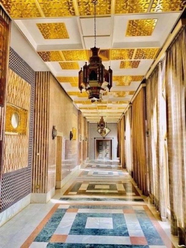 NigeriaStories's tweet image. Story of The mansion built with Gold and marble in Borno by Ahmed Mai Deribe, Nigerian Business Man

All you need to know about it

Retweet to educate someone