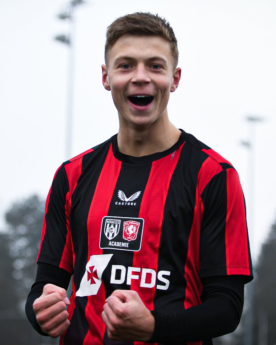 🤩 Stijn Bultman kopte vanmiddag al na 4 minuten raak voor <a href="/TweHerAcademie/">FC Twente/Heracles Academie</a> O21.

Het waren de eerste speelminuten voor de verdediger, nadat hij 10 maanden geleden een knieblessure opliep bij Oranje O19. 

#WijZijnHeracles